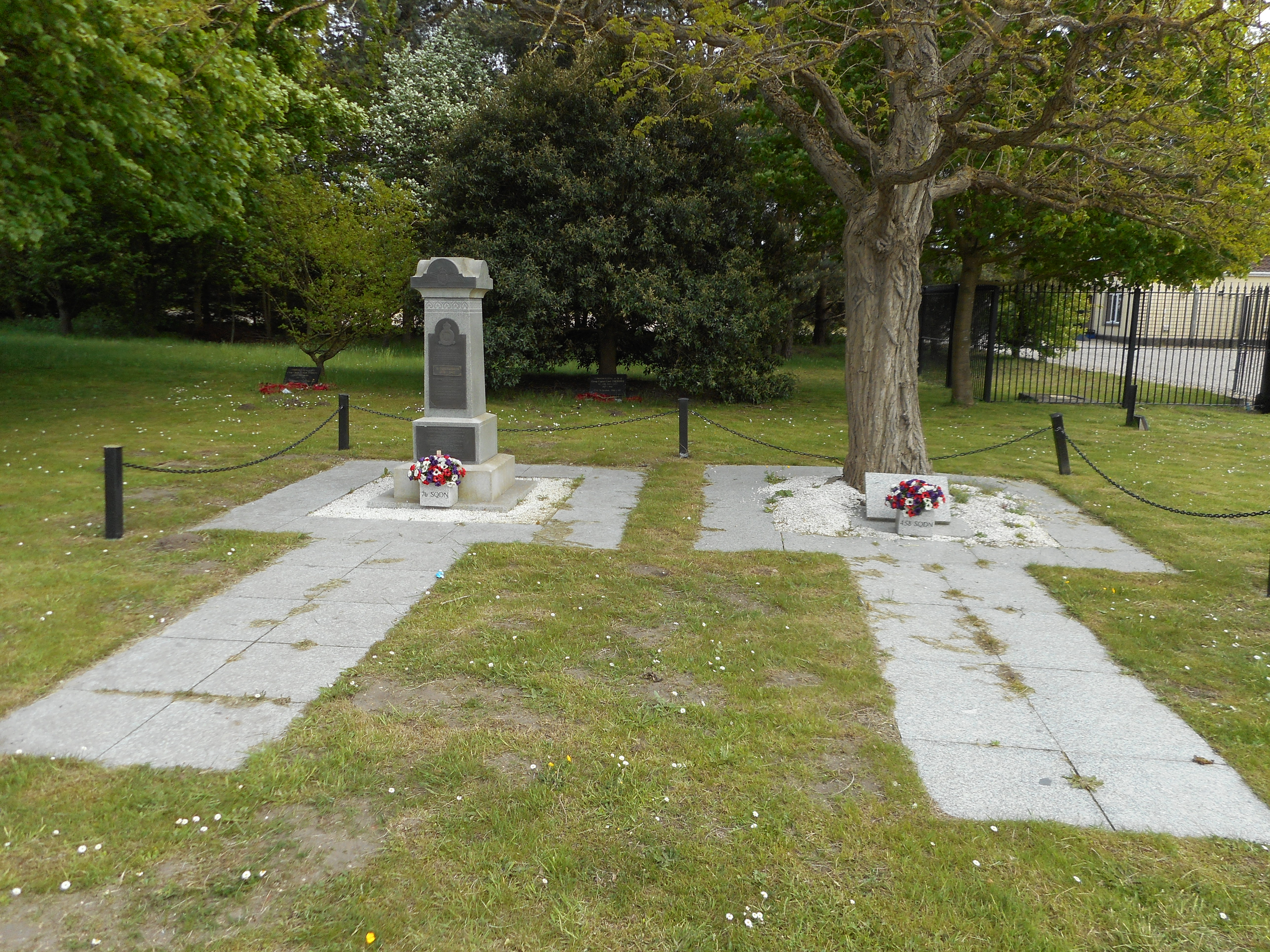 Holme on Spalding Moor (76 Squadron) War Memorials Online